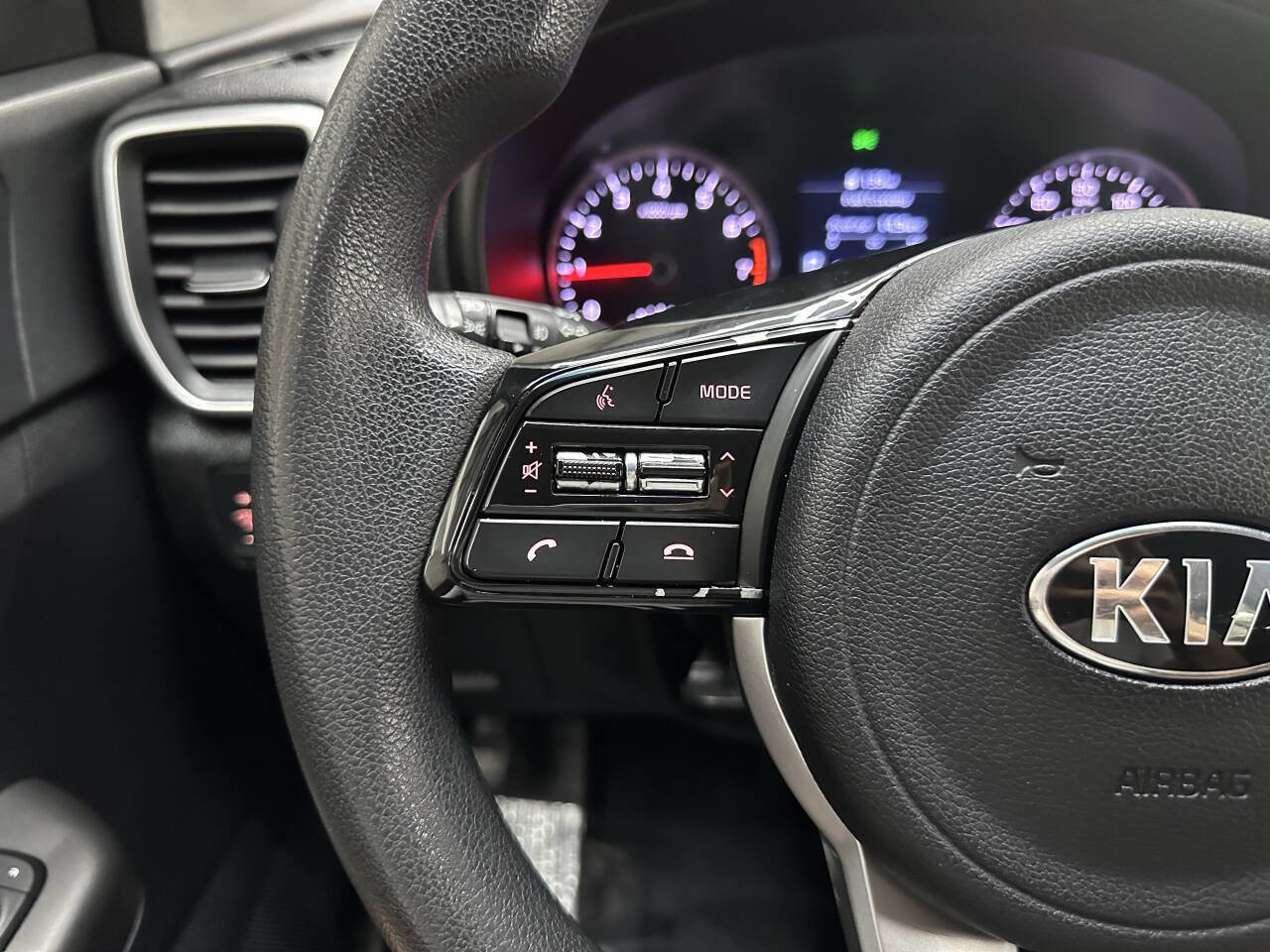 Used 2020 Kia Sportage LX image 21