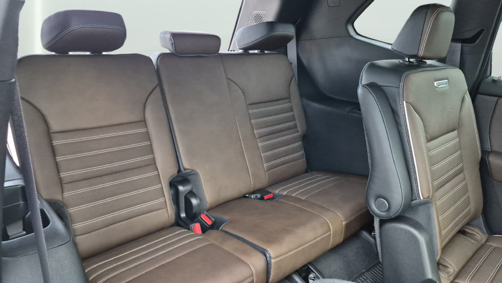 New 2027 GMC Acadia Denali Ultimate w/ LPO, Floor Liner Package AWD/4WD image 26