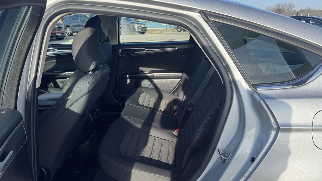 Used 2018 Ford Fusion SE w/ Fusion SE Technology Package image 22