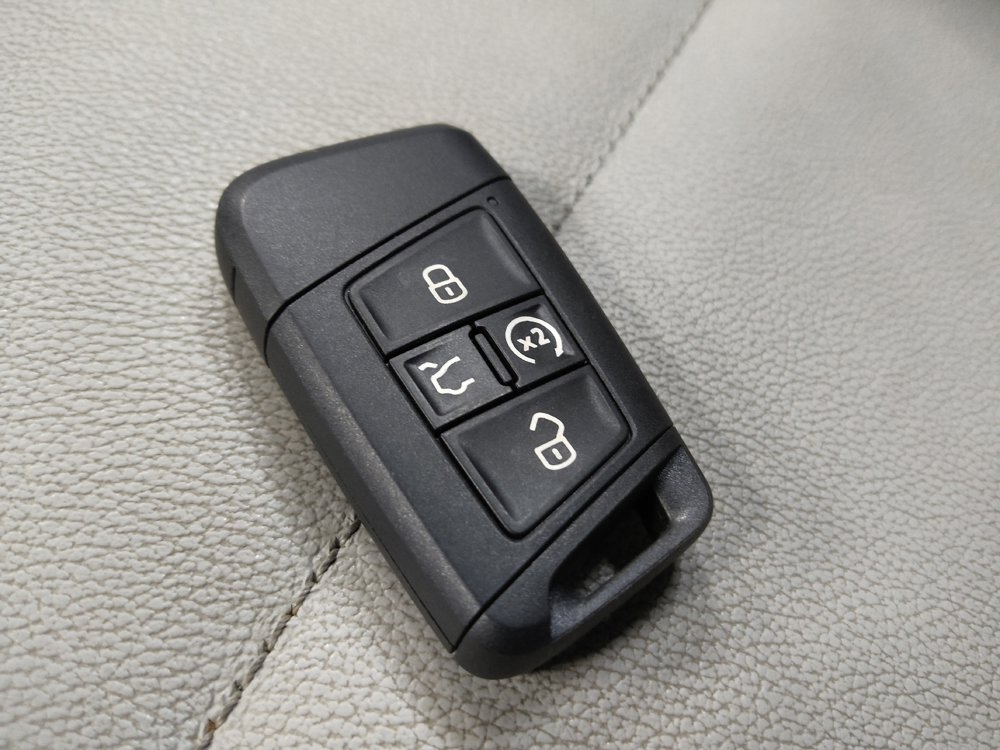 Used 2021 Volkswagen Tiguan SEL Premium R-Line AWD/4WD image 32