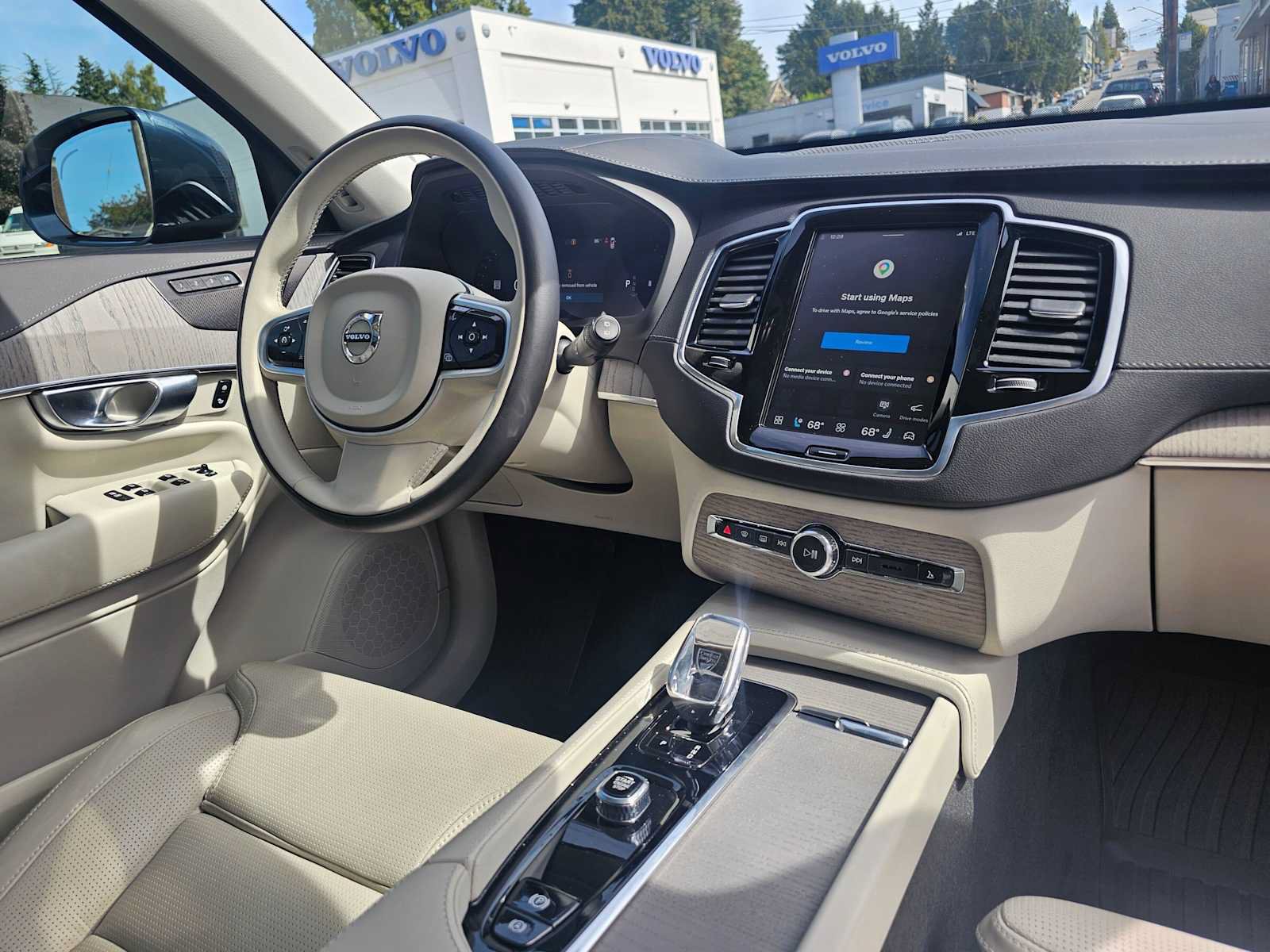Used 2025 Volvo XC90 B6 Ultra w/ Protection Package Premier AWD/4WD image 12