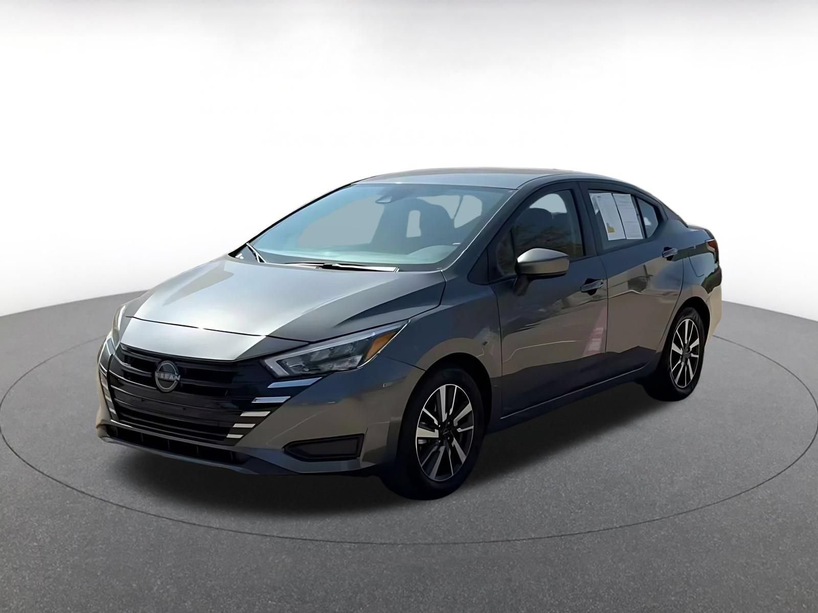 Used 2025 Nissan Versa SV FWD image 5