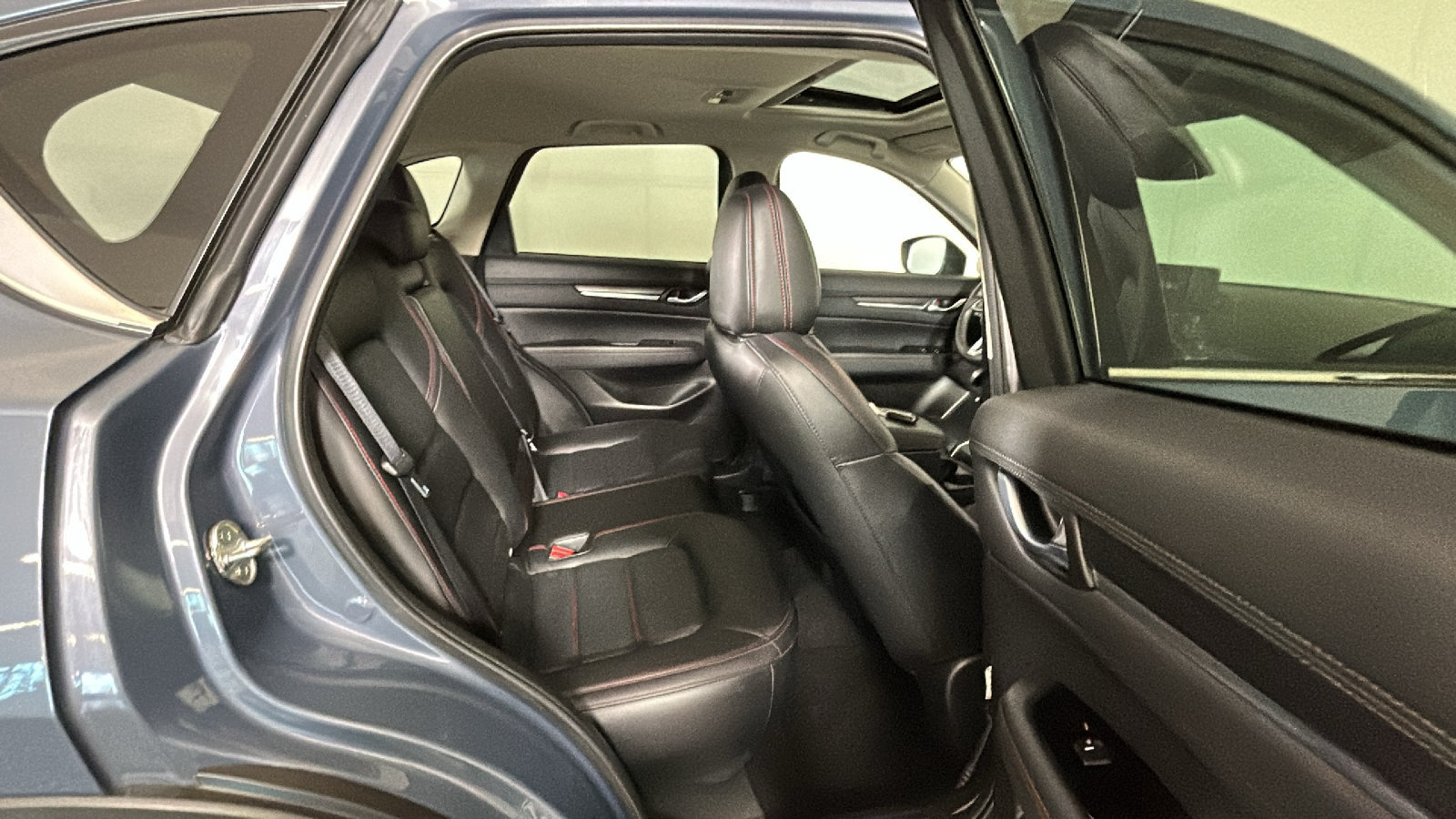 Used 2025 MAZDA CX-5 Carbon Edition AWD/4WD image 32