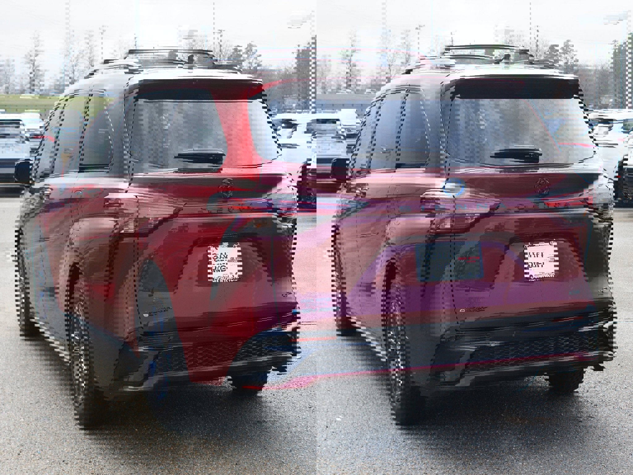 Used 2025 Toyota Sienna XSE w/ XSE Plus Package image 17