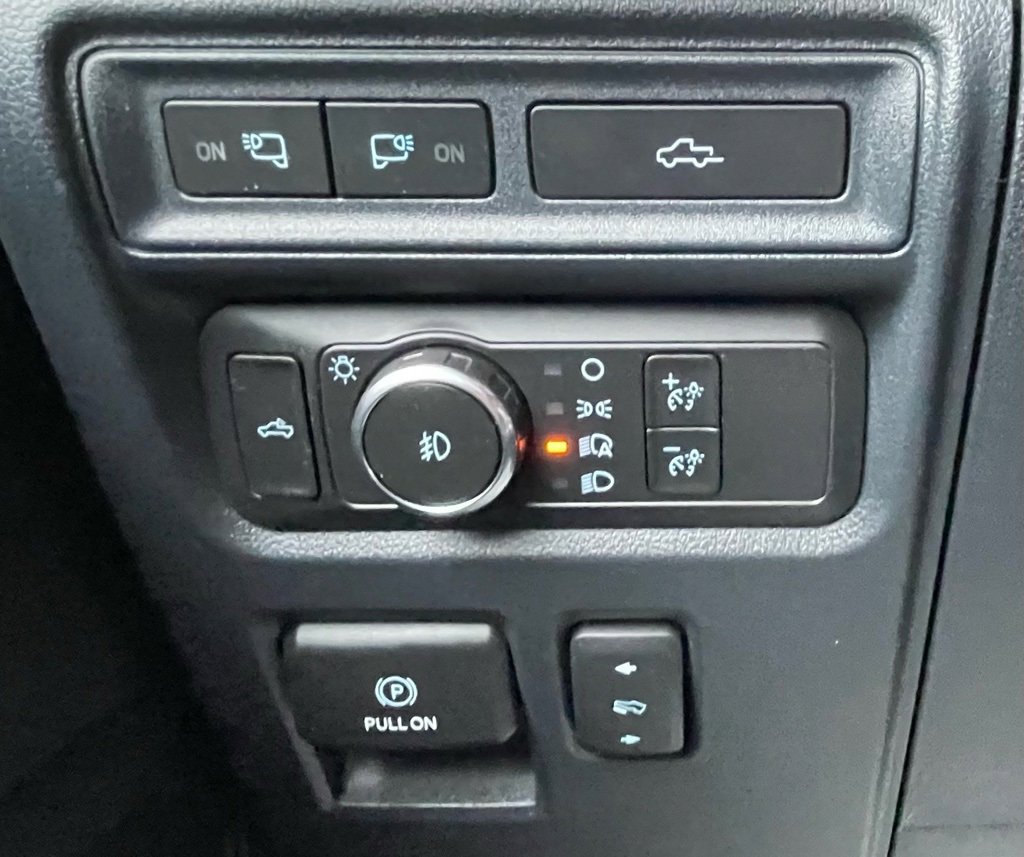 Used 2021 Ford F150 Lariat w/ Tow Technology Package image 22