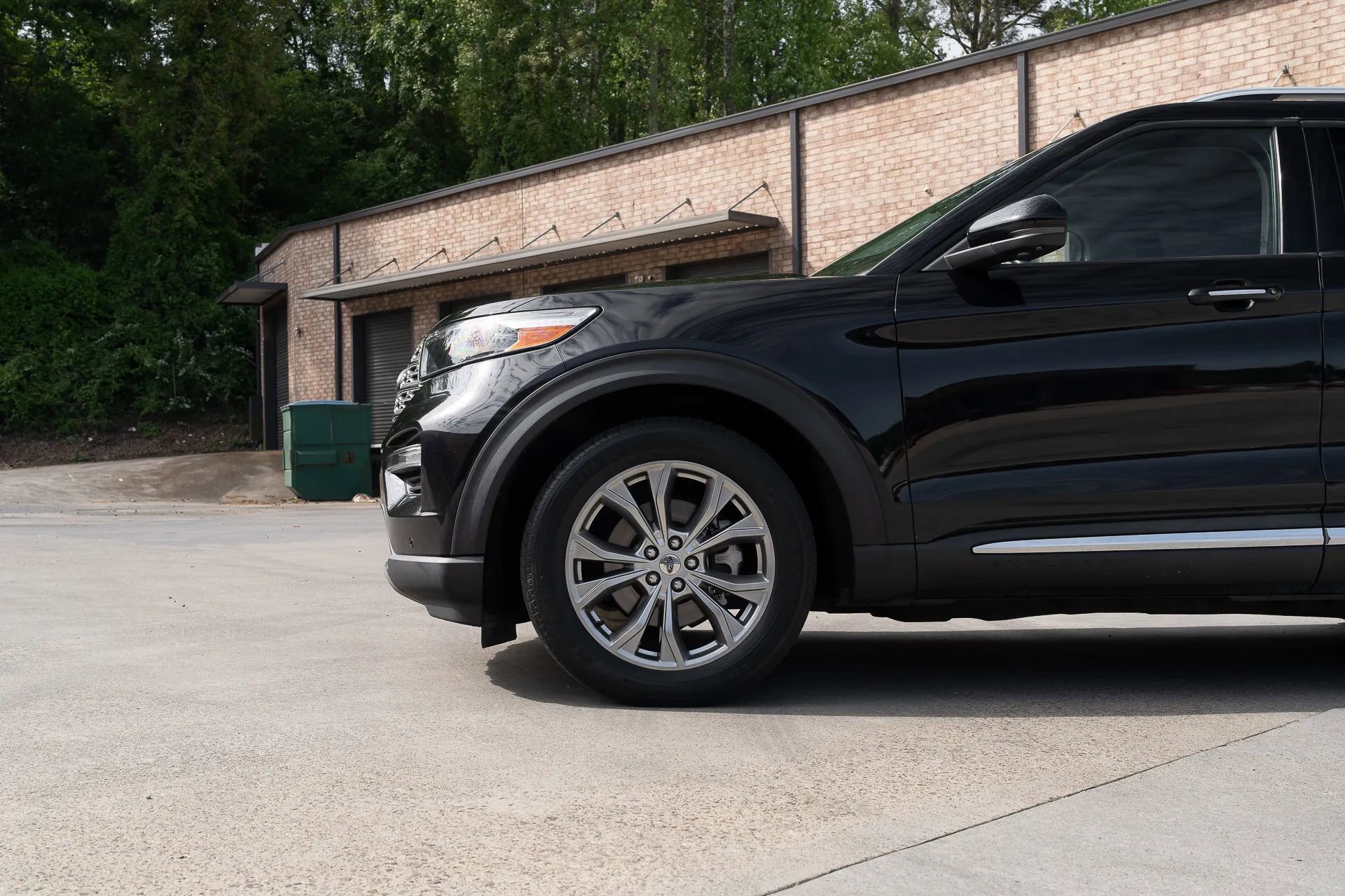 Used 2021 Ford Explorer Limited w/ Equipment Group 301A RWD image 3