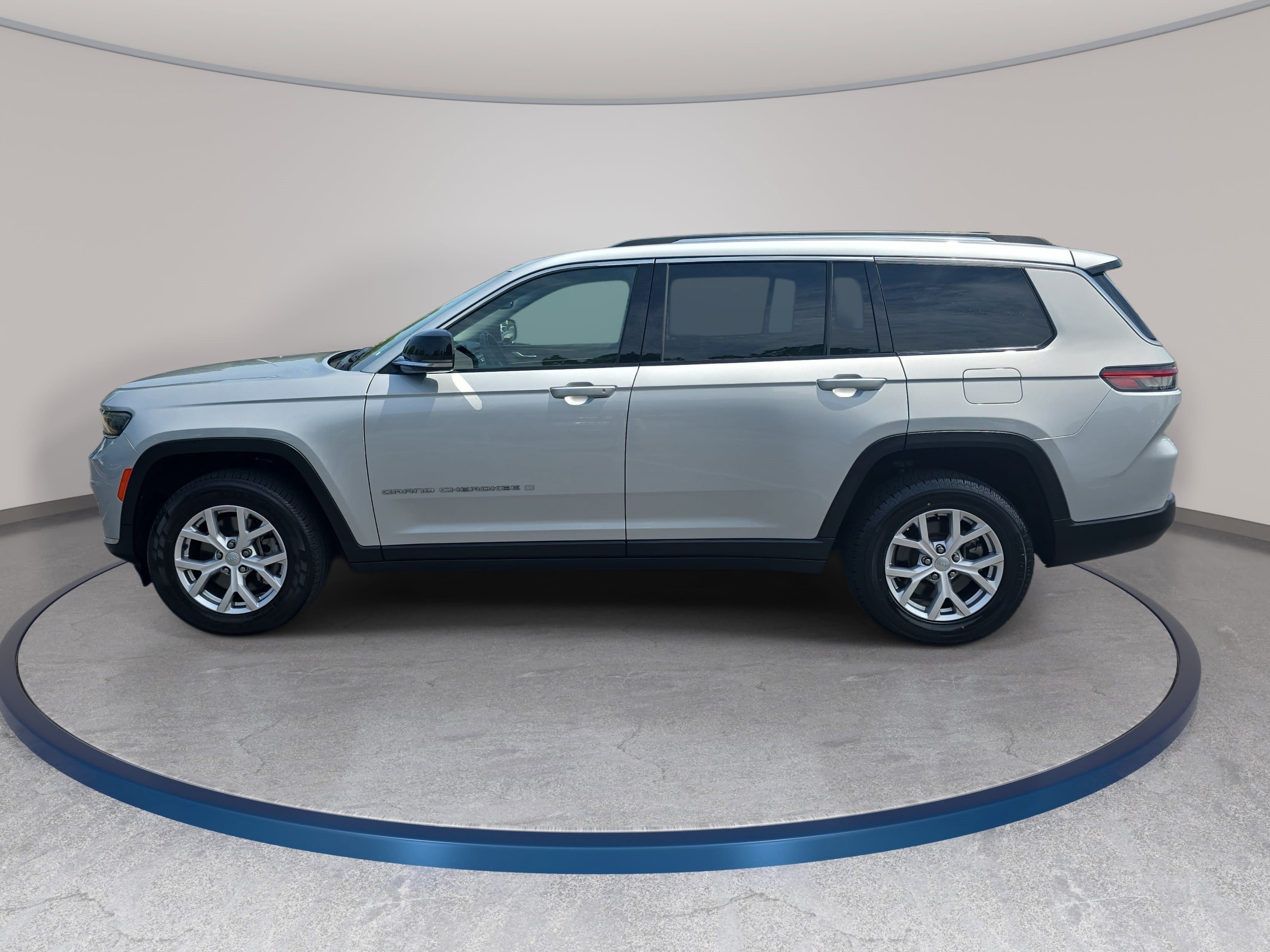 Used 2021 Jeep Grand Cherokee L Limited AWD/4WD image 8