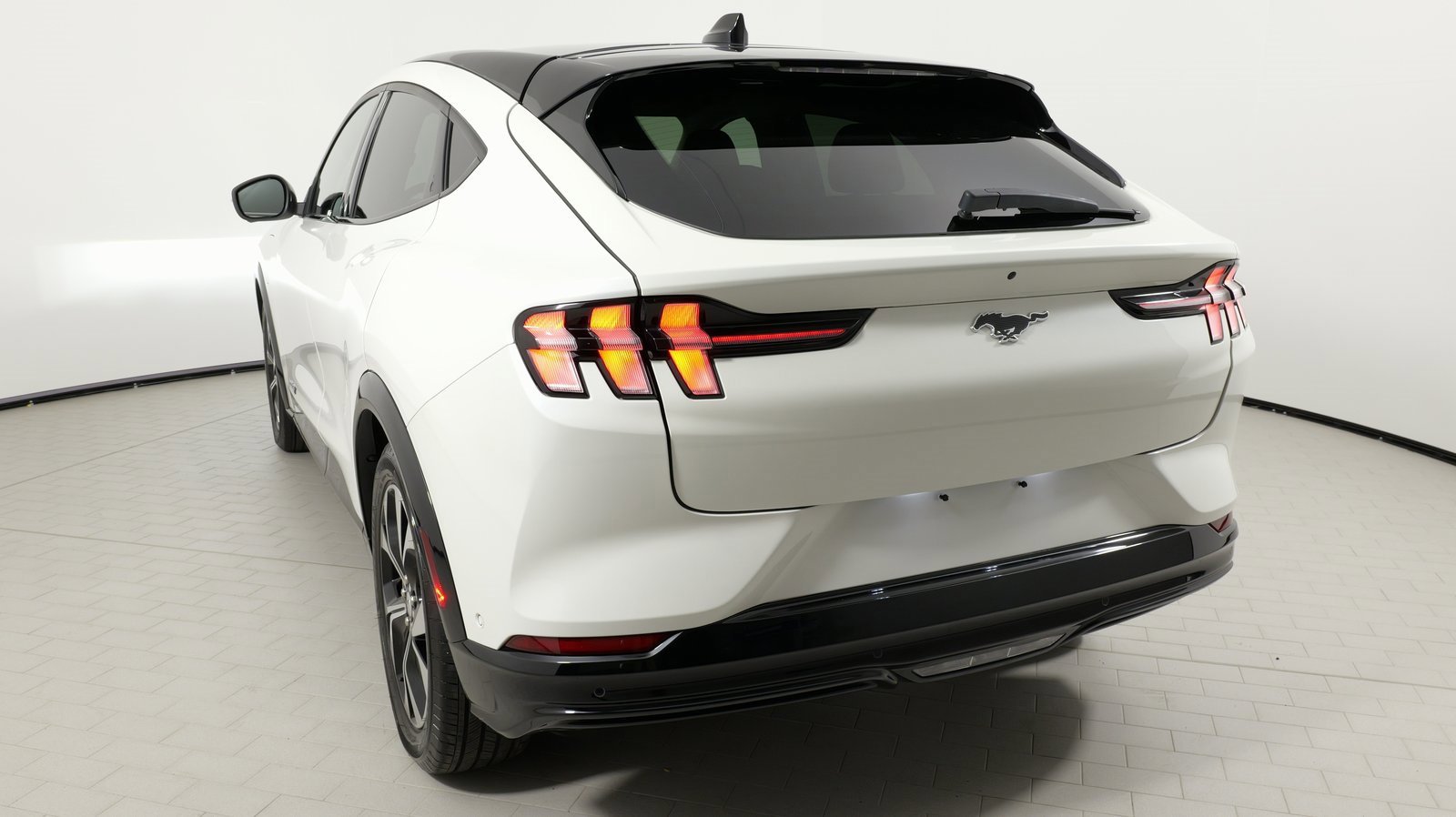 Used 2022 Ford Mustang Mach-E Premium image 13