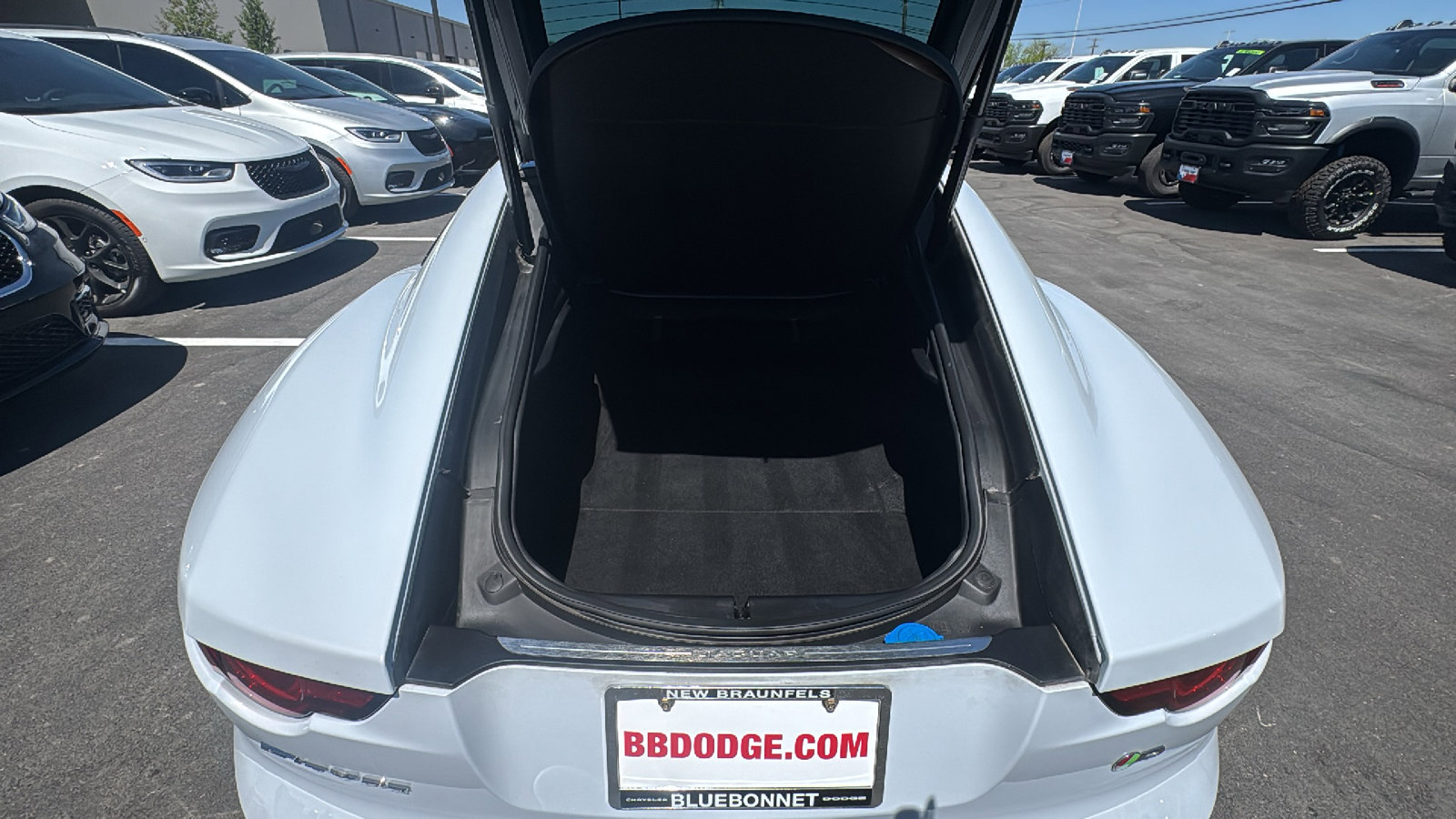 Used 2020 Jaguar F-TYPE R image 23