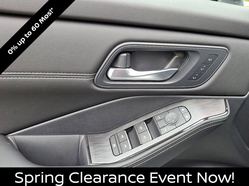 New 2025 Nissan Rogue SL w/ Tech Package image 13