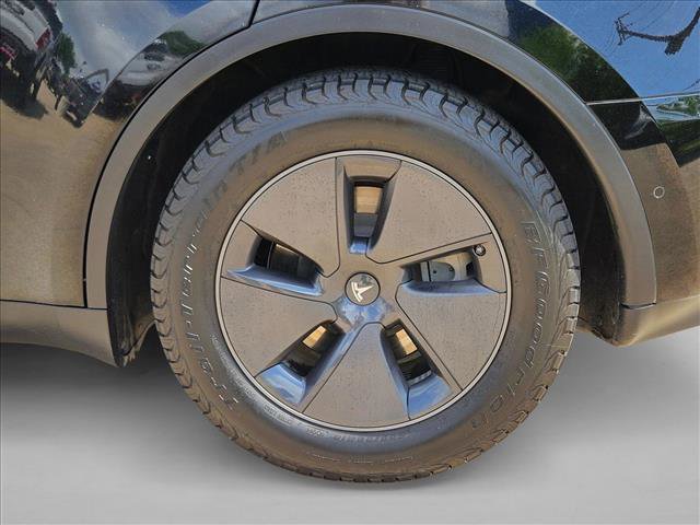 Used 2022 Tesla Model Y Long Range image 24