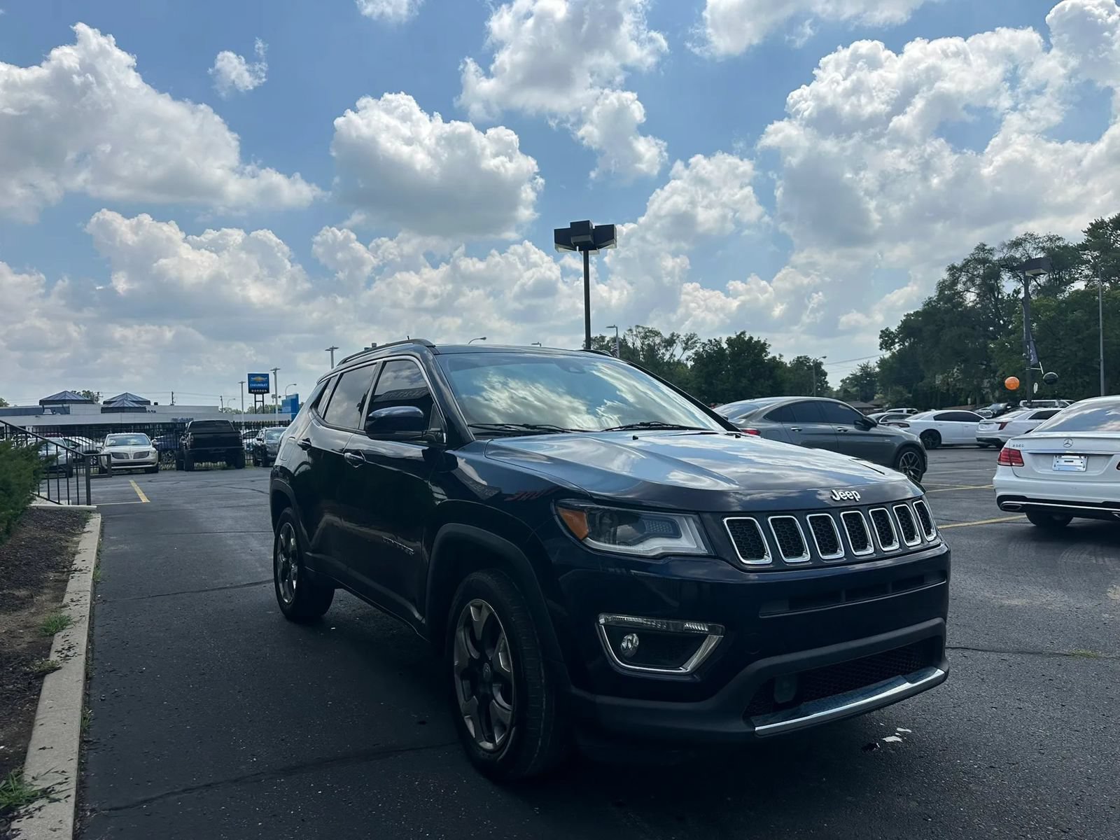Used 2017 Jeep Compass Limited AWD/4WD image 3