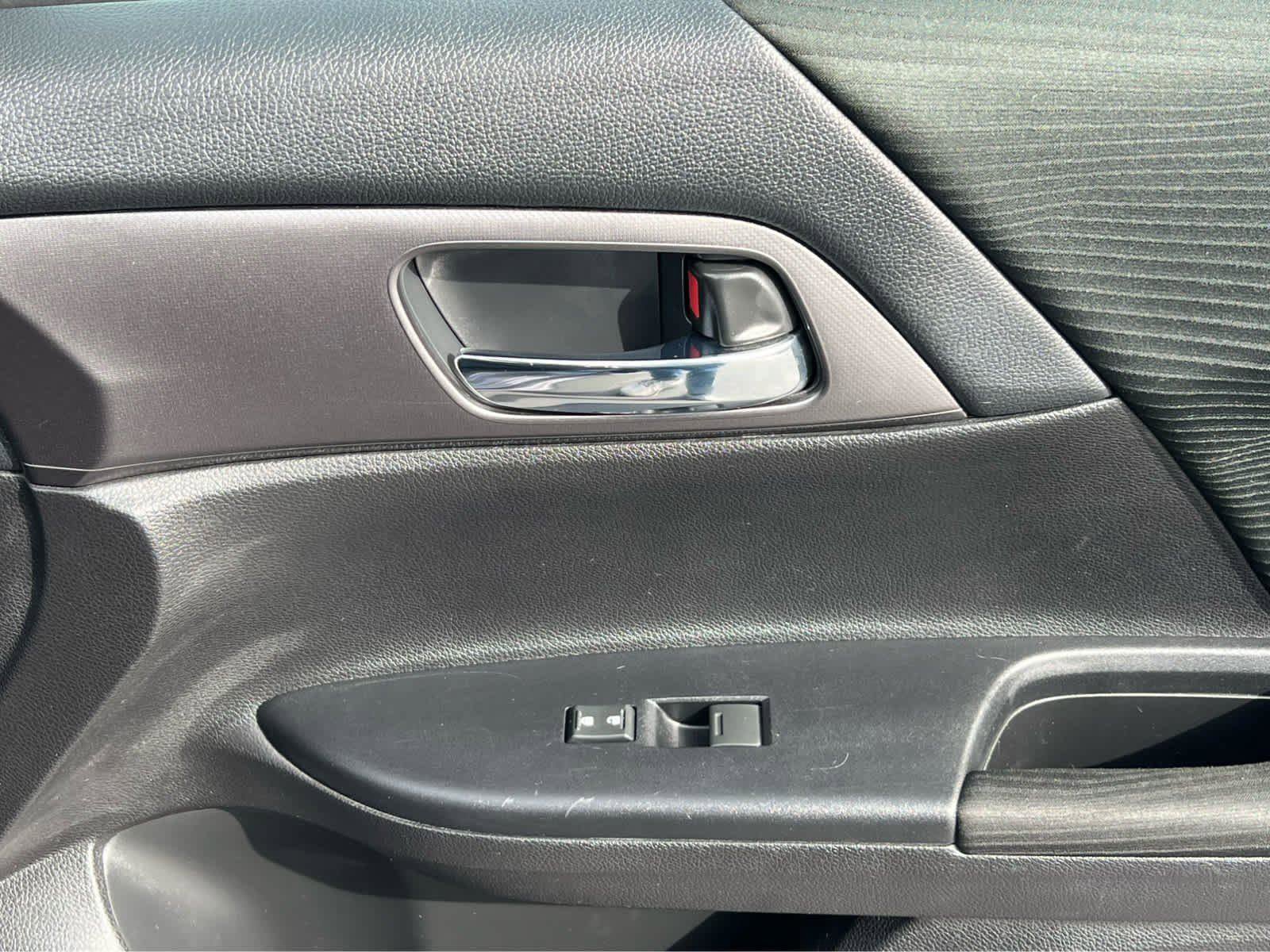 Used 2015 Honda Accord LX image 19