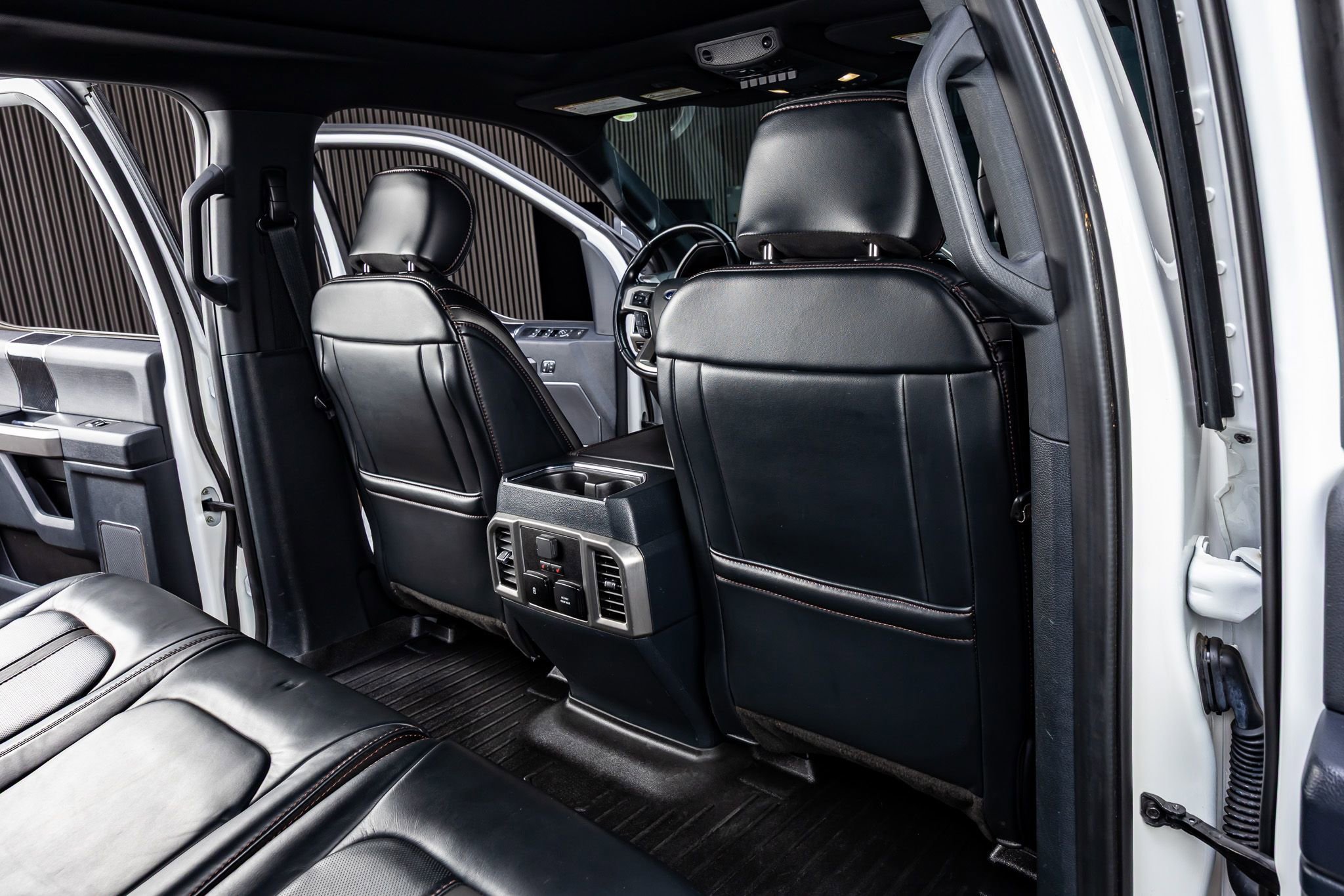 Used 2022 Ford F250 Platinum w/ FX4 Off-Road Package image 33