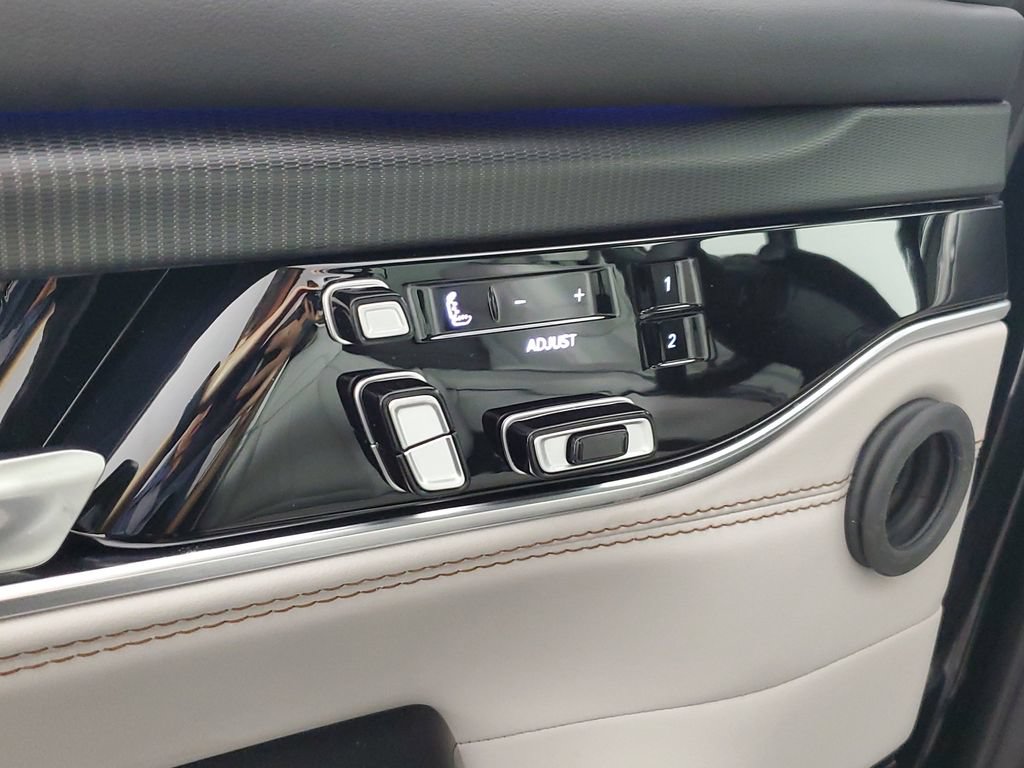 New 2026 Jeep Grand Wagoneer Summit AWD/4WD image 32