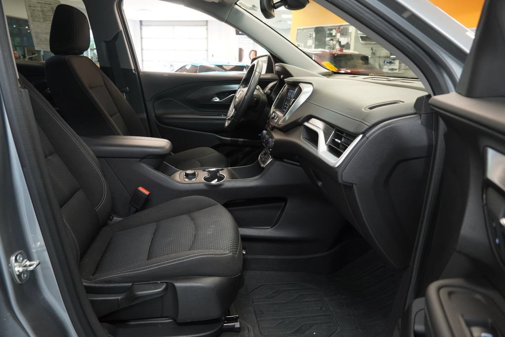 Used 2024 GMC Terrain SLE w/ Driver Convenience Package FWD image 36