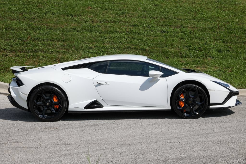 Used 2024 Lamborghini Huracan Tecnica RWD image 36