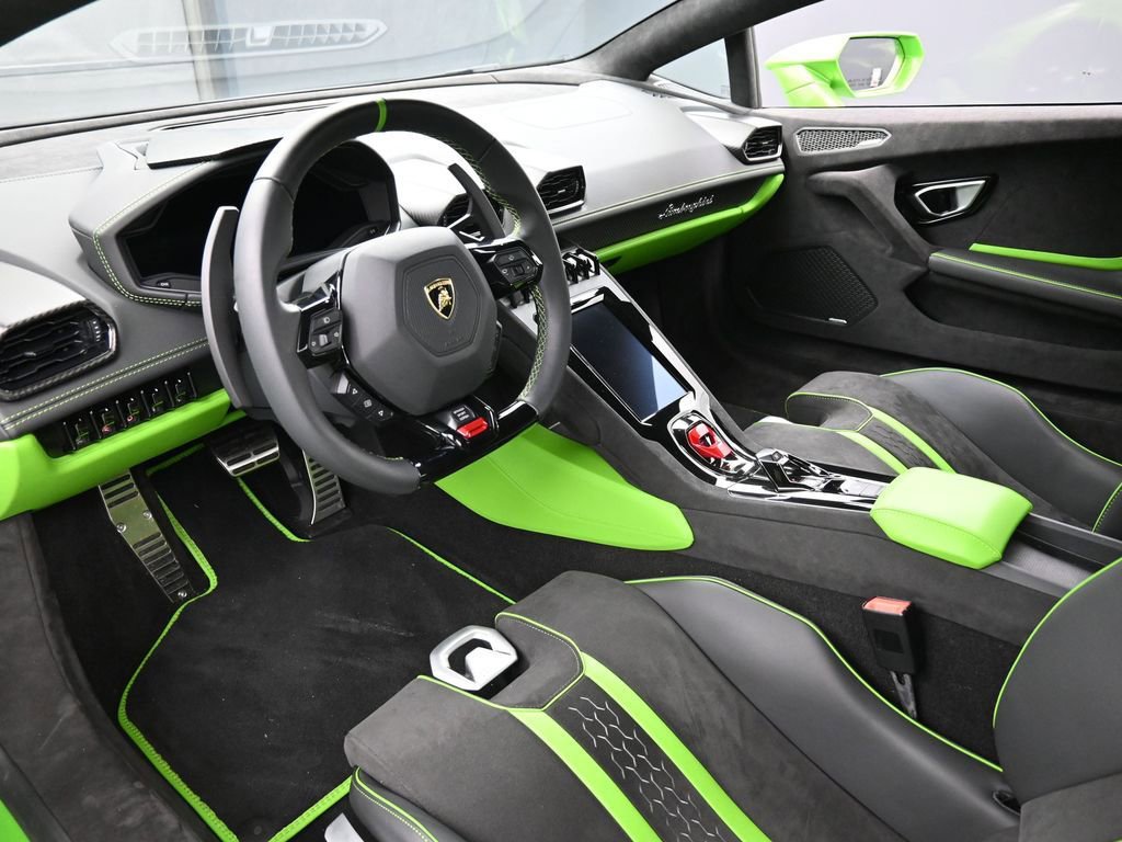Used 2023 Lamborghini Huracan Tecnica RWD image 4