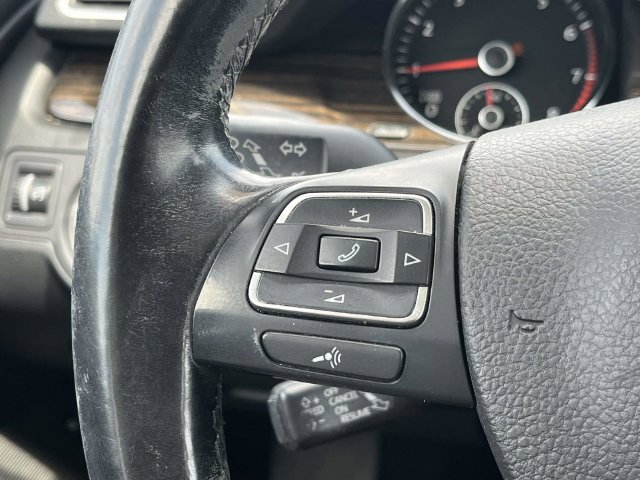 Used 2015 Volkswagen CC Executive FWD image 27