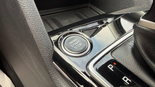 Used 2024 Kia Sportage EX FWD image 4