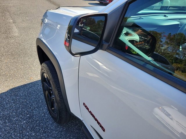 Used 2021 Chevrolet Colorado LT w/ Redline Special Edition image 18