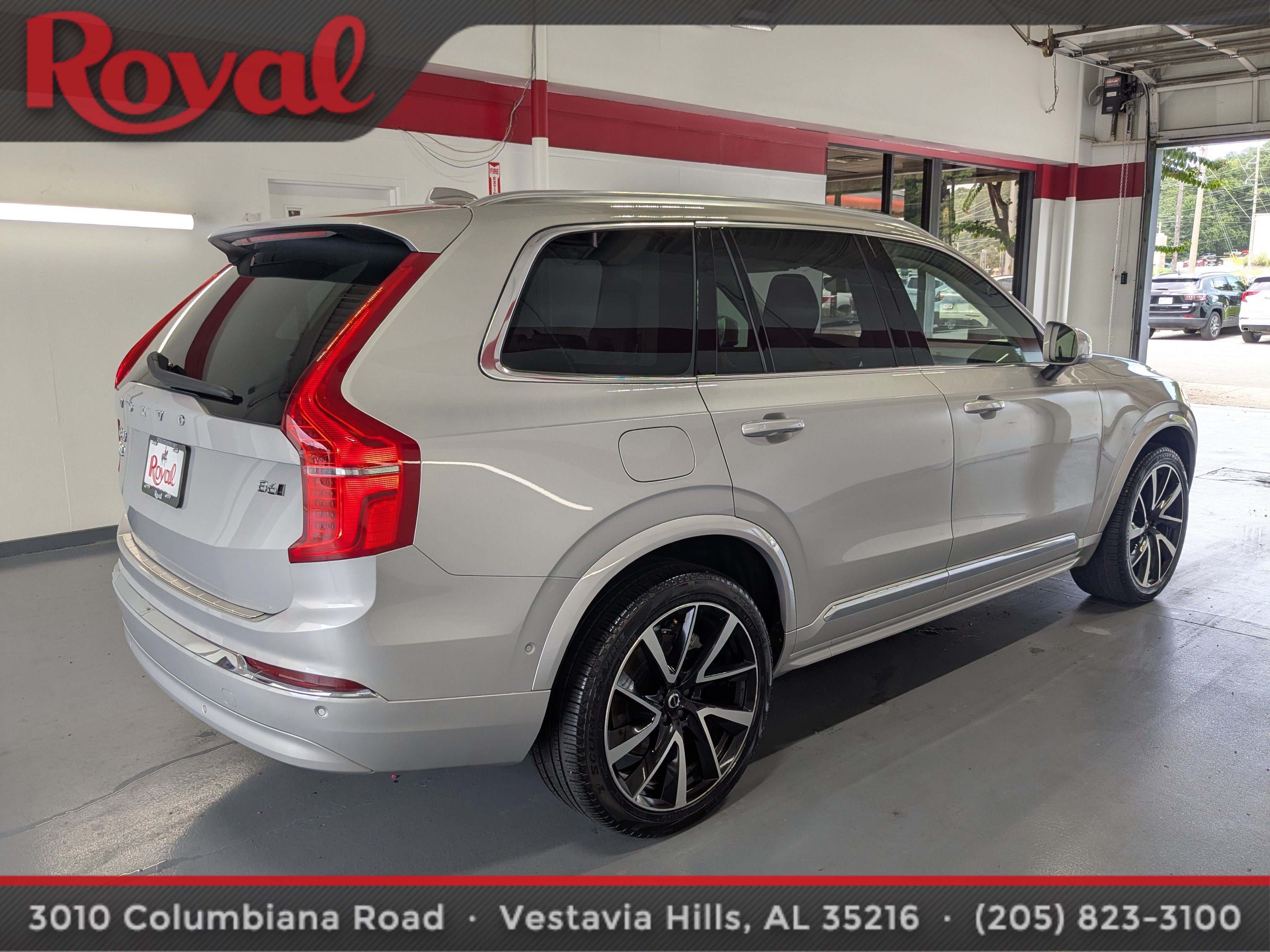Used 2025 Volvo XC90 B6 Plus AWD/4WD image 4