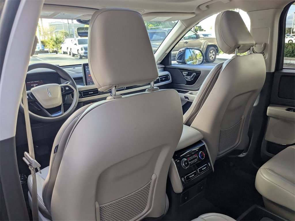 Used 2024 Lincoln Aviator AWD w/ Premium Package image 23
