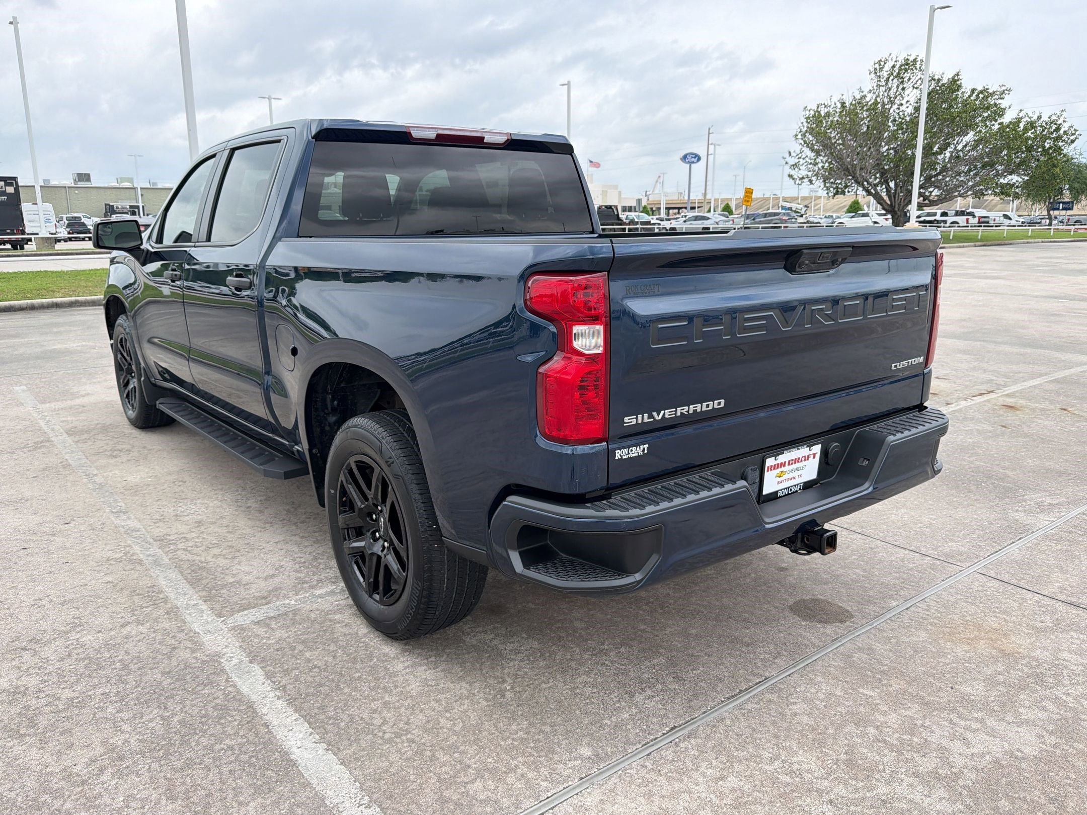 Used 2023 Chevrolet Silverado 1500 Custom RWD image 3