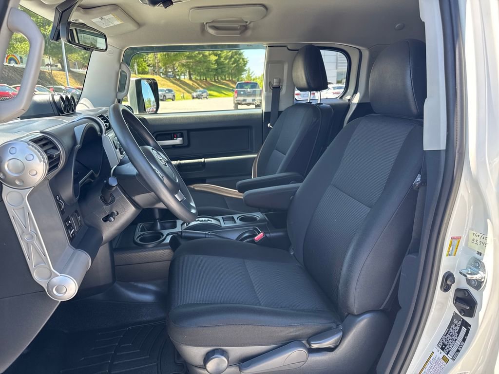 Used 2014 Toyota FJ Cruiser 4WD w/ Convenience Package image 10