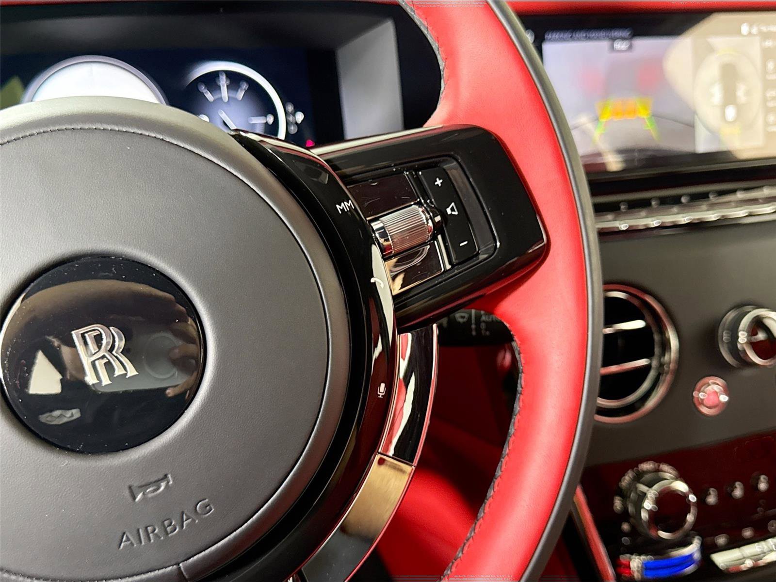 Used 2025 Rolls-Royce Cullinan image 24