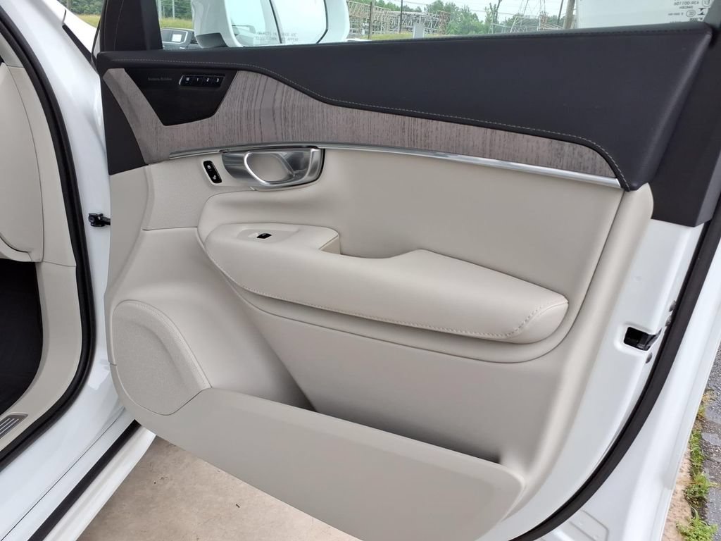 Used 2023 Volvo XC90 B6 Ultimate AWD/4WD image 11
