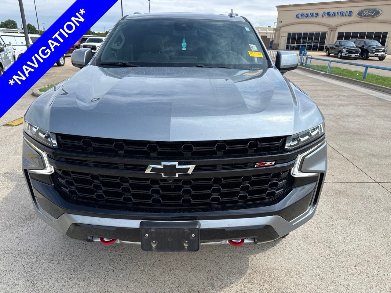Used 2023 Chevrolet Suburban Z71 w/ Luxury Package AWD/4WD image 2