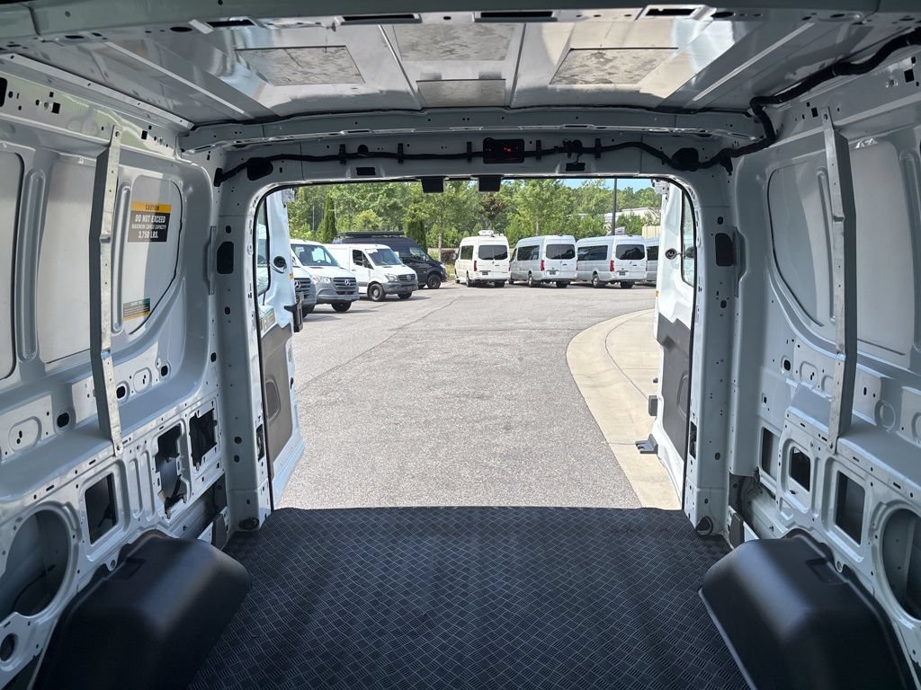 Used 2024 Ford Transit 150 Low Roof RWD image 17