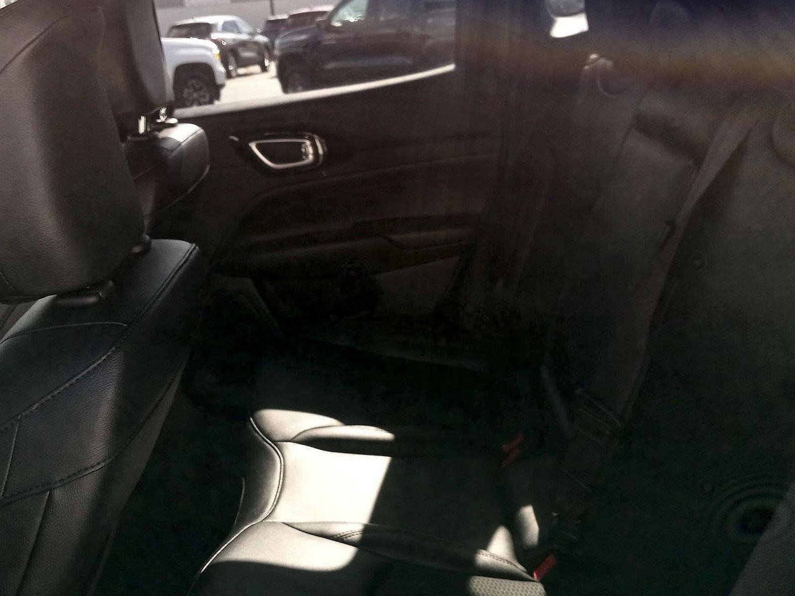 Used 2024 Jeep Compass Trailhawk image 12