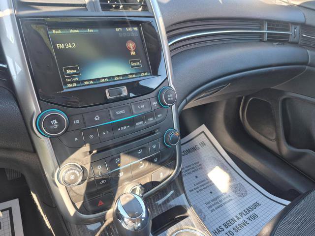 Used 2016 Chevrolet Malibu LT image 4