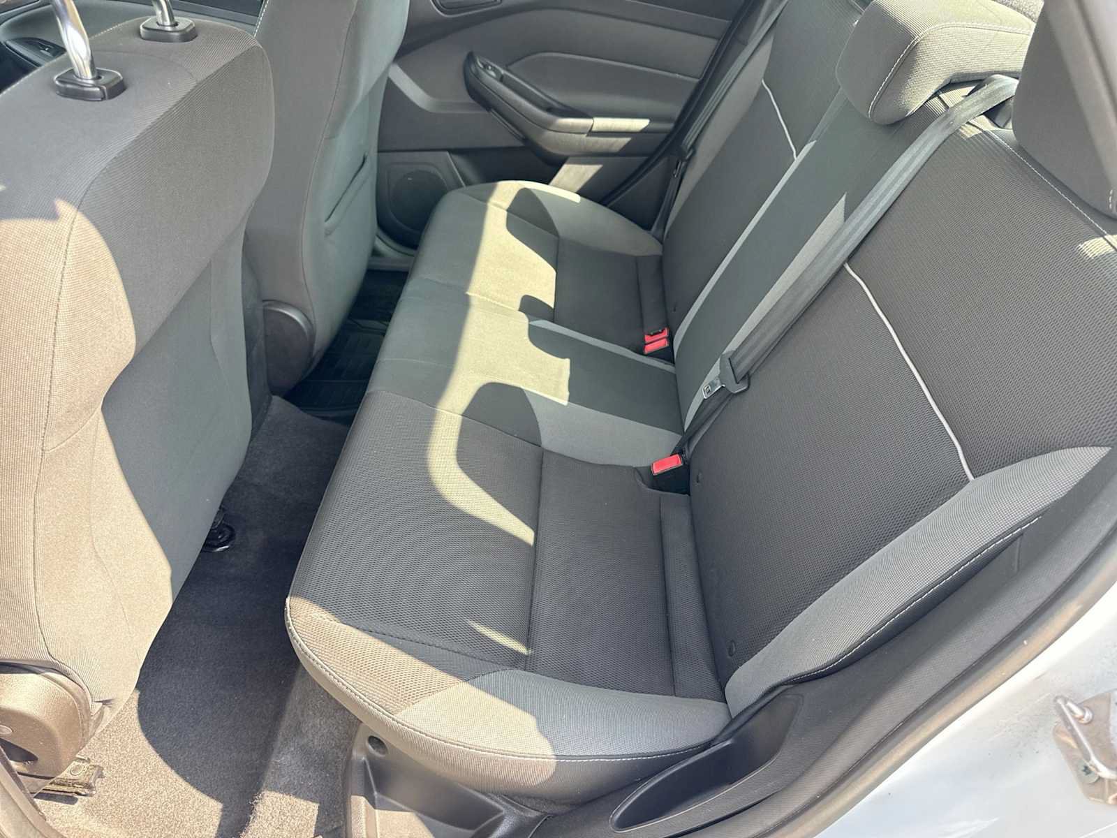 Used 2012 Ford Focus SE FWD image 18