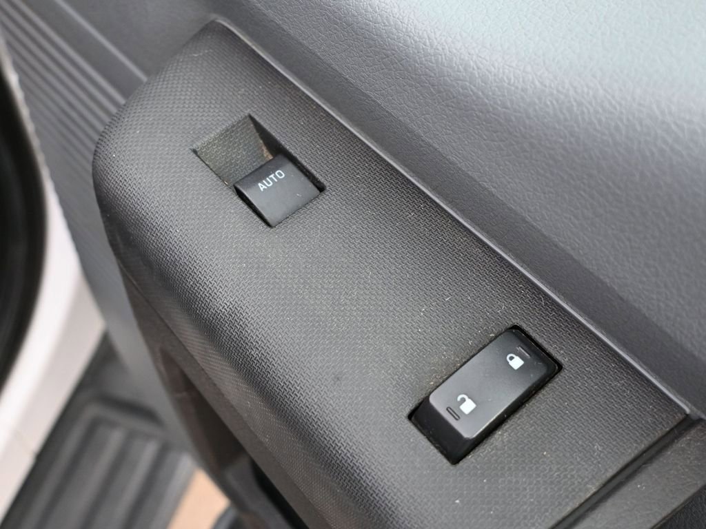 Used 2016 Ford F550 2WD Regular Cab Super Duty image 66