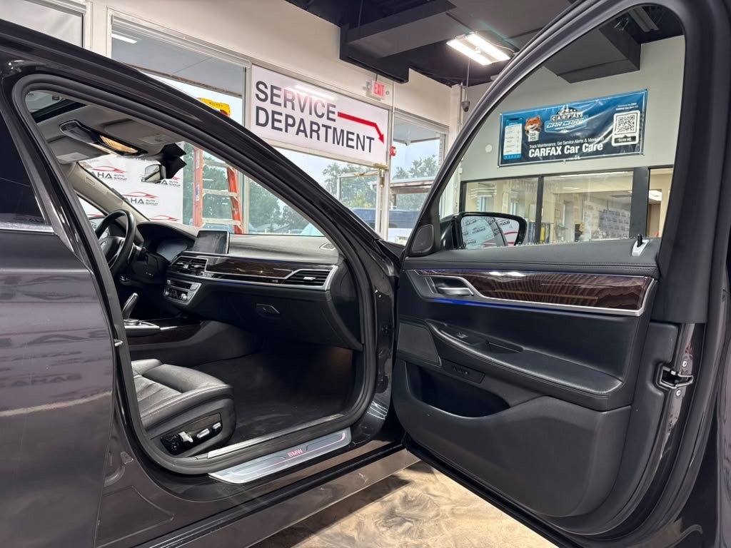 Used 2020 BMW 740i xDrive w/ Cold Weather Package AWD/4WD image 49