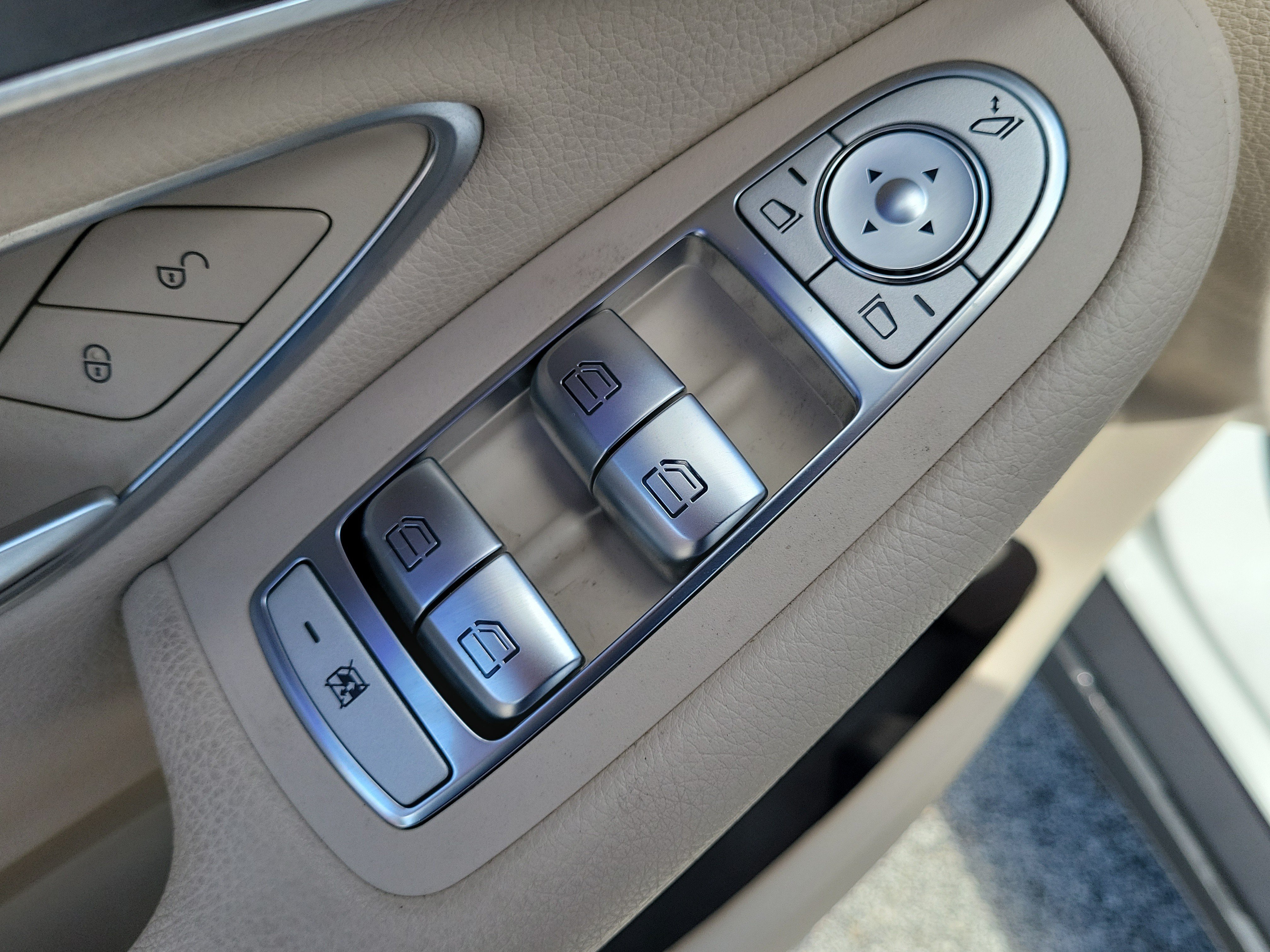 Used 2022 Mercedes-Benz GLC 300 image 11
