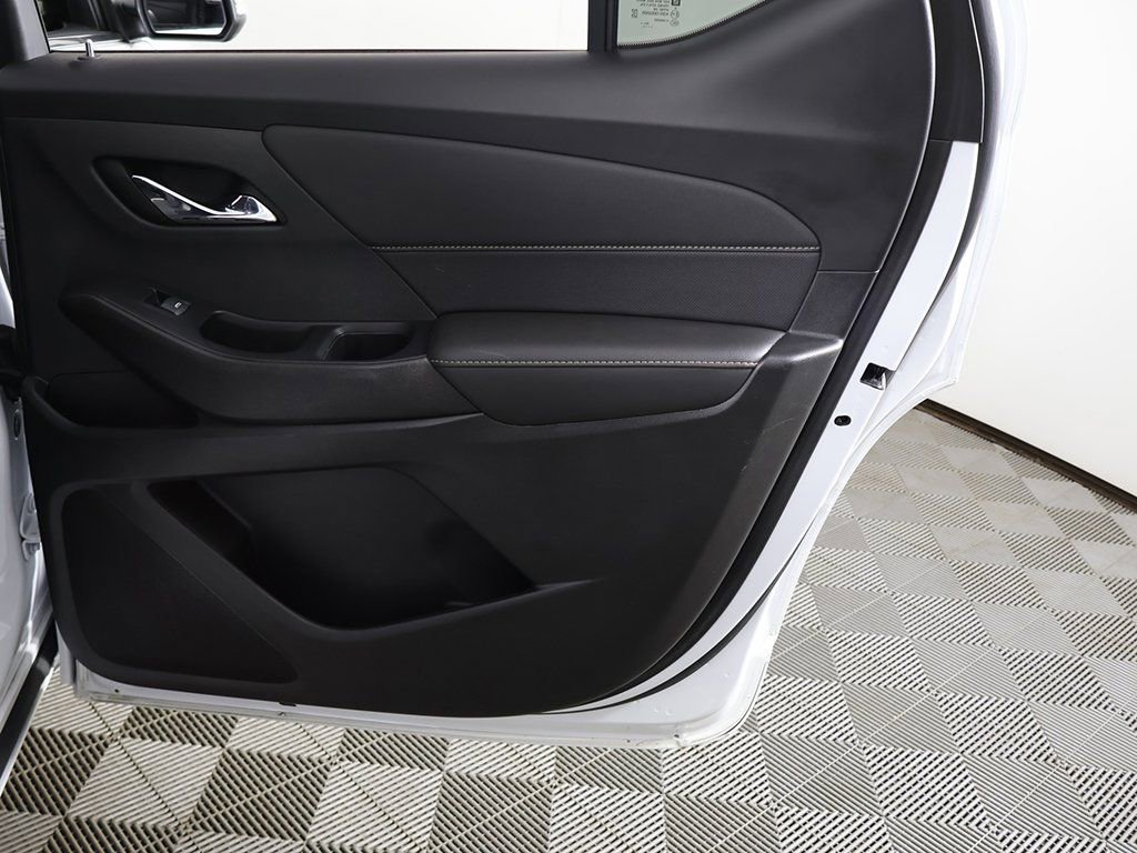 Used 2023 Chevrolet Traverse Premier AWD/4WD image 30