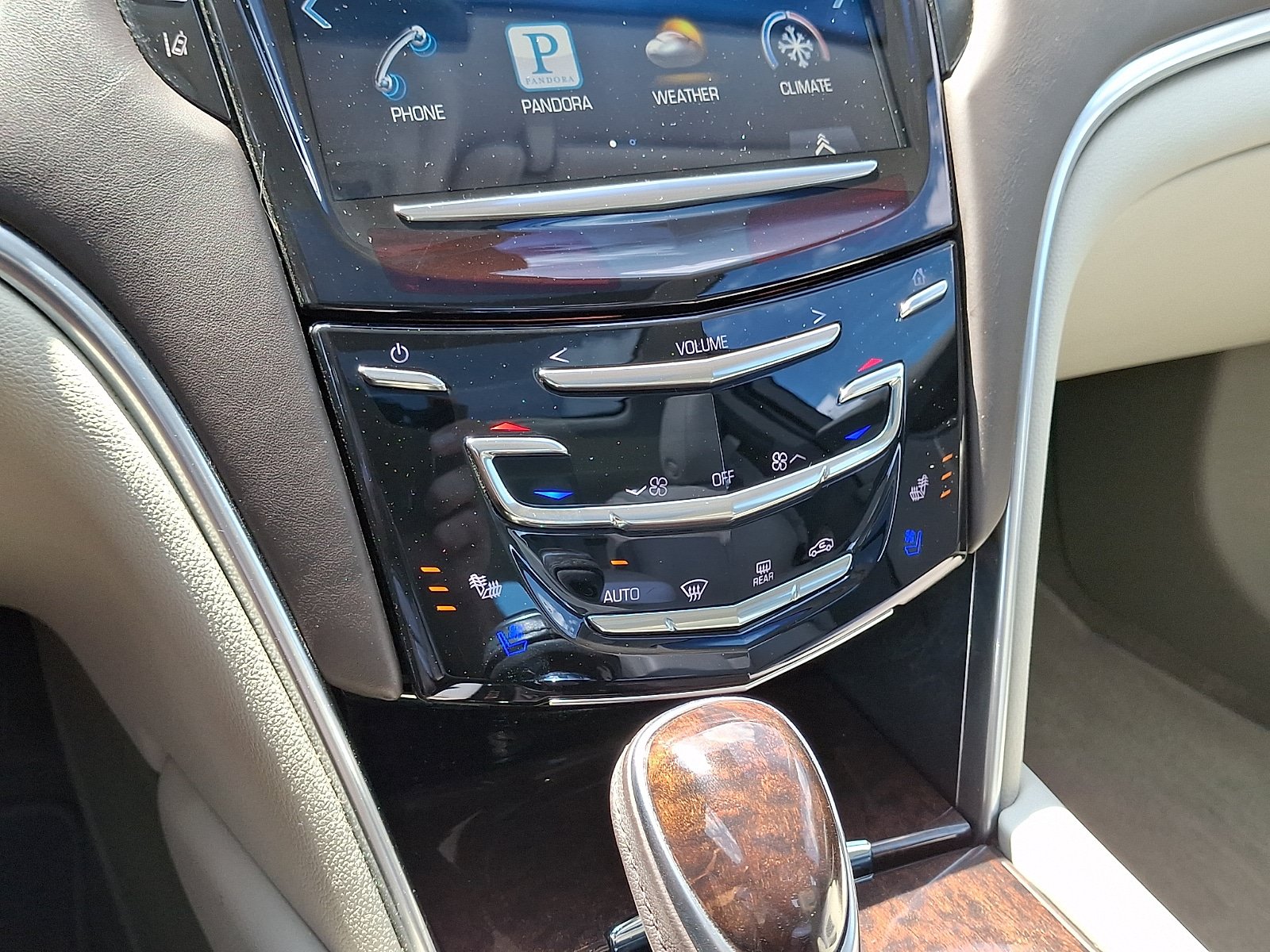 Used 2013 Cadillac XTS Platinum AWD/4WD image 18