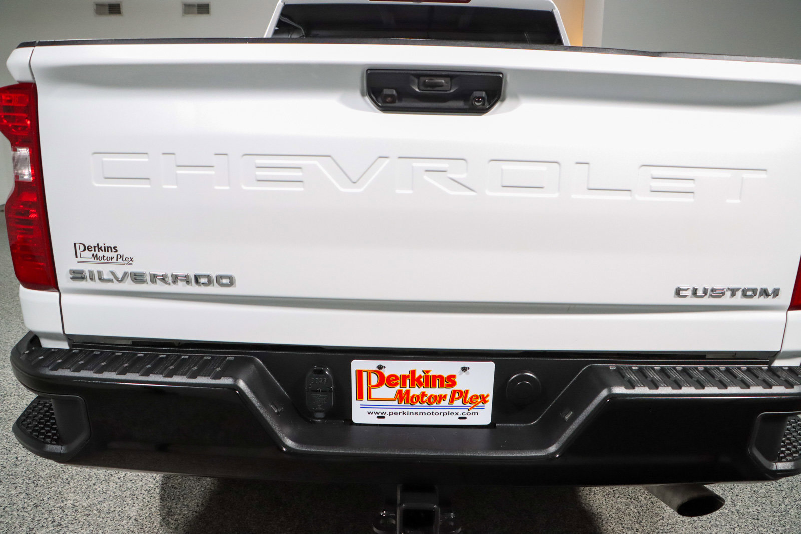 Used 2023 Chevrolet Silverado 2500 Custom w/ Custom Convenience Package image 8