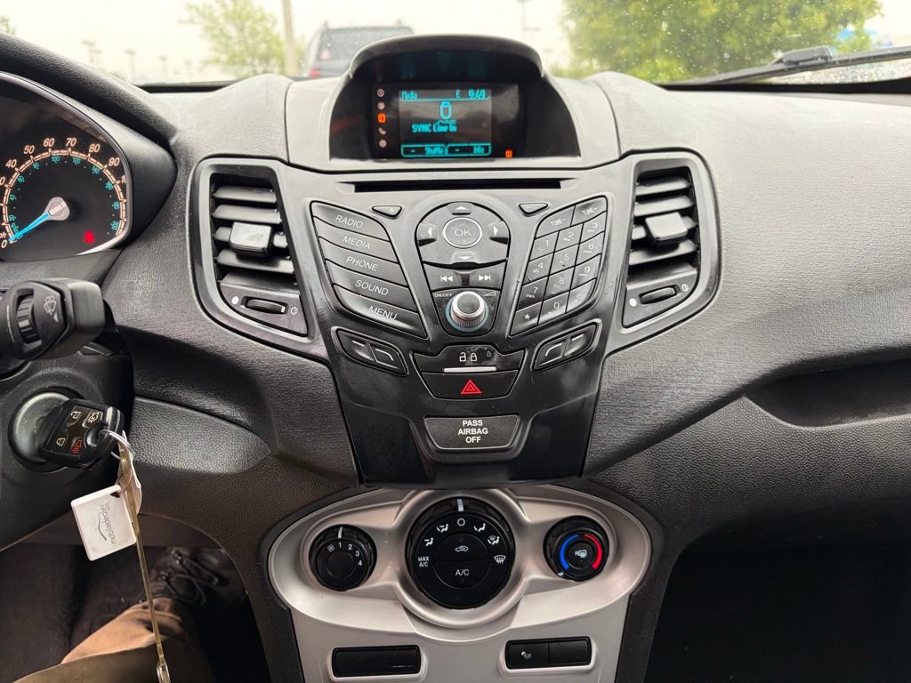 Used 2016 Ford Fiesta SE FWD image 32