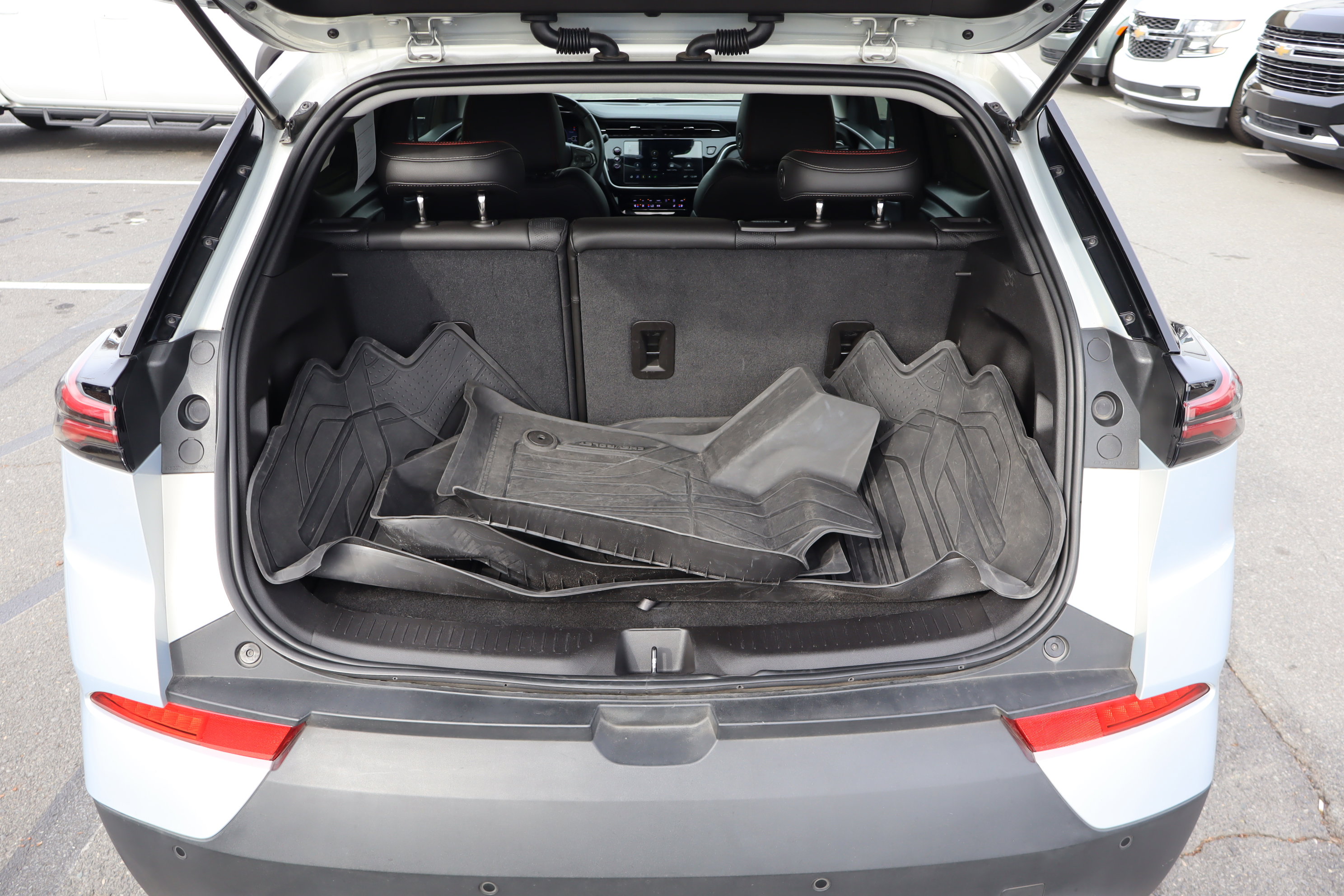 Certified 2023 Chevrolet Bolt EUV Premier w/ Sun & Sound Package image 33