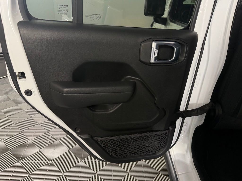 Certified 2022 Jeep Gladiator Willys image 28