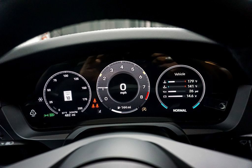 Used 2025 Porsche 911 Carrera T RWD image 21