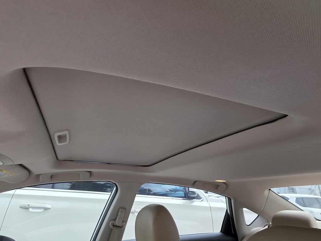 Used 2015 Nissan Altima 2.5 SL w/ Moonroof Package FWD image 8