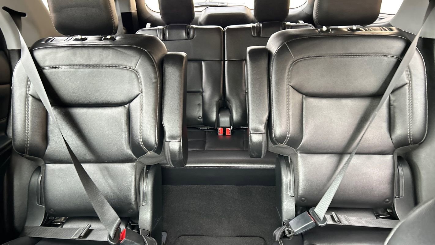 Used 2020 Ford Explorer XLT w/ Equipment Group 202A image 20