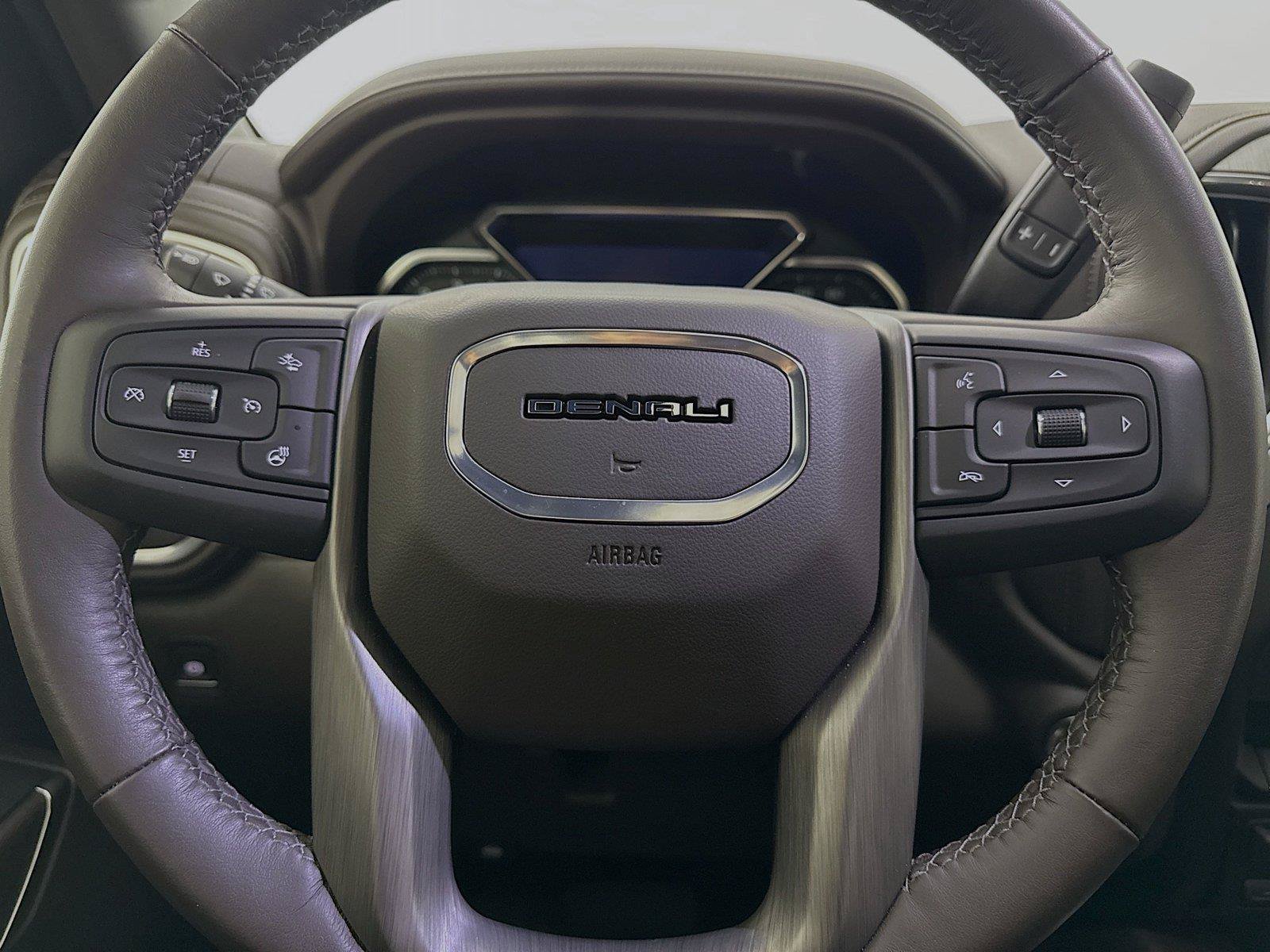 Used 2022 GMC Sierra 2500 Denali w/ Denali Ultimate Package AWD/4WD image 17
