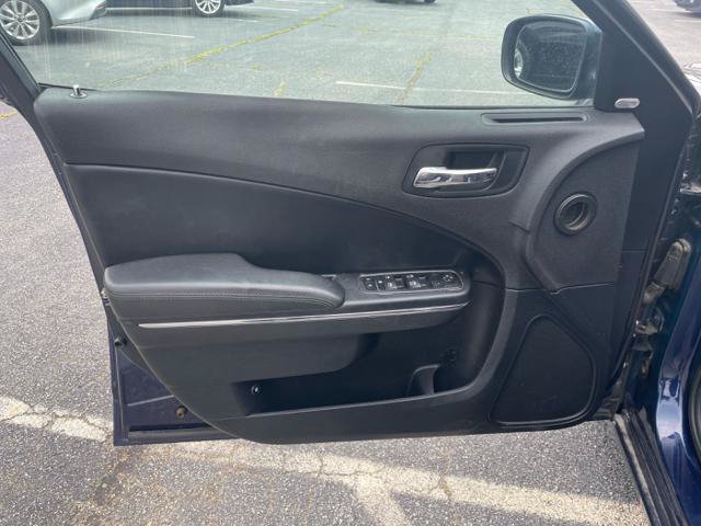 Used 2014 Dodge Charger SXT w/ Sport Appearance Group RWD image 10